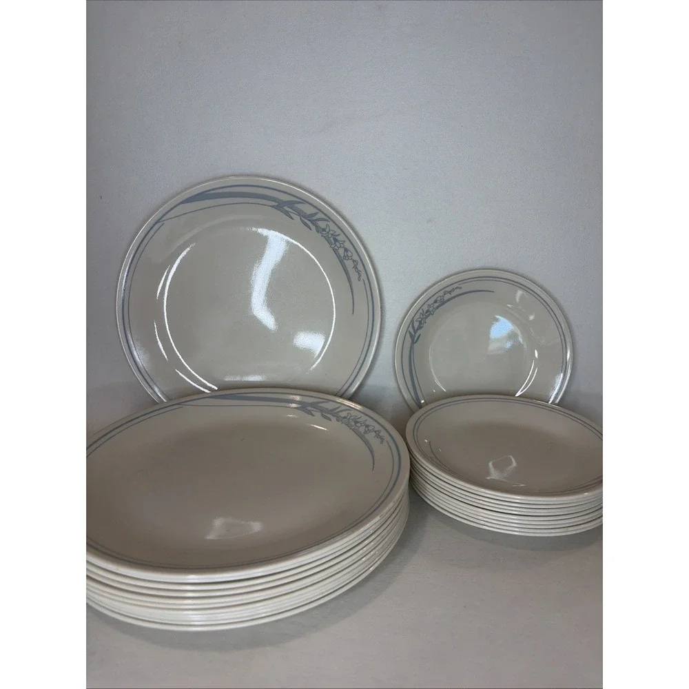 Corning Corelle Blue Lily Dinner/Dessert Plates